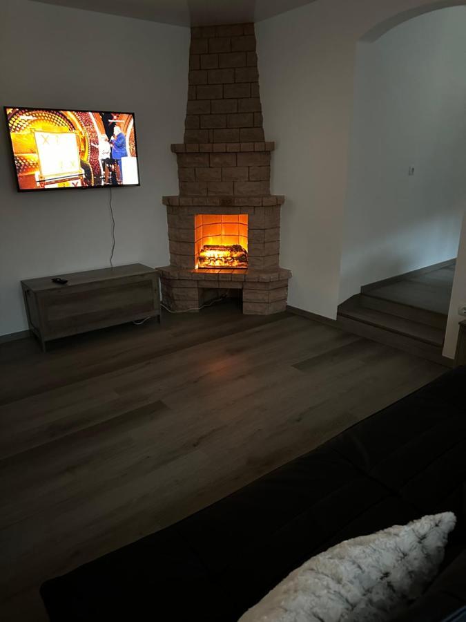 Kraichgau # 2 Ferienwohnungen In Einem Haus Mit Ebk, Wlan, Monteurzimmer, Self-Check-In Ittlingen Ngoại thất bức ảnh